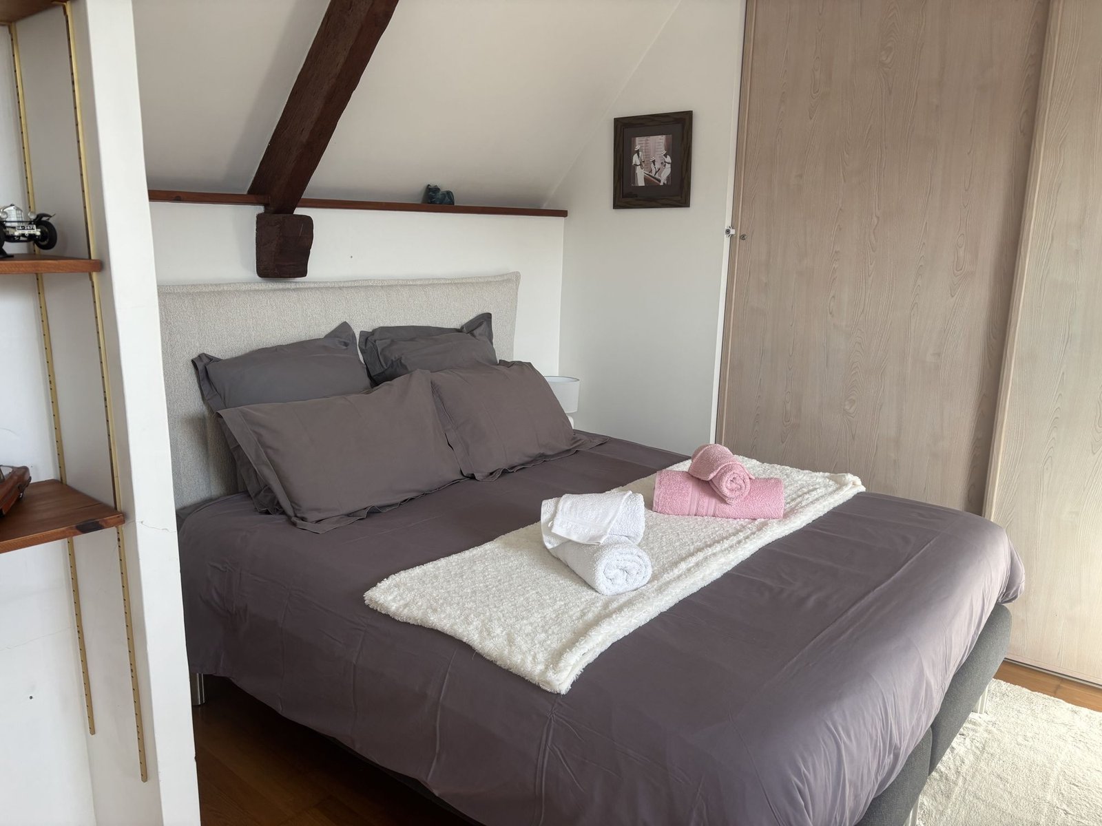 Chambre avec lit double